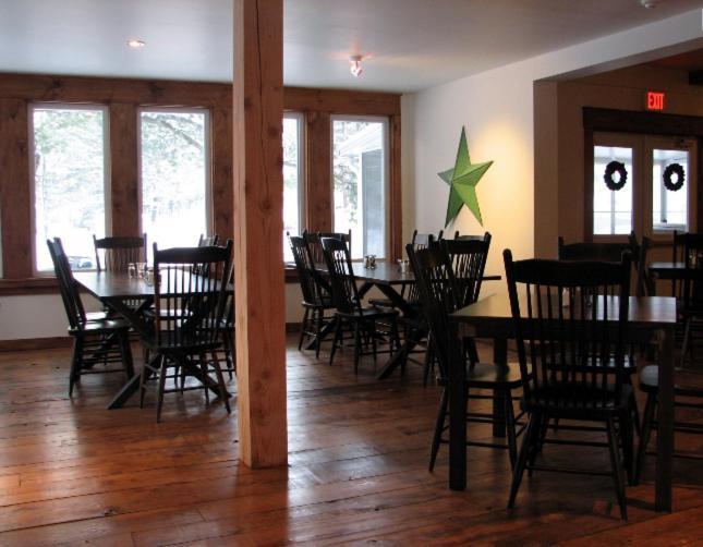Pine Lodge Muskoka Huntsville Exterior foto
