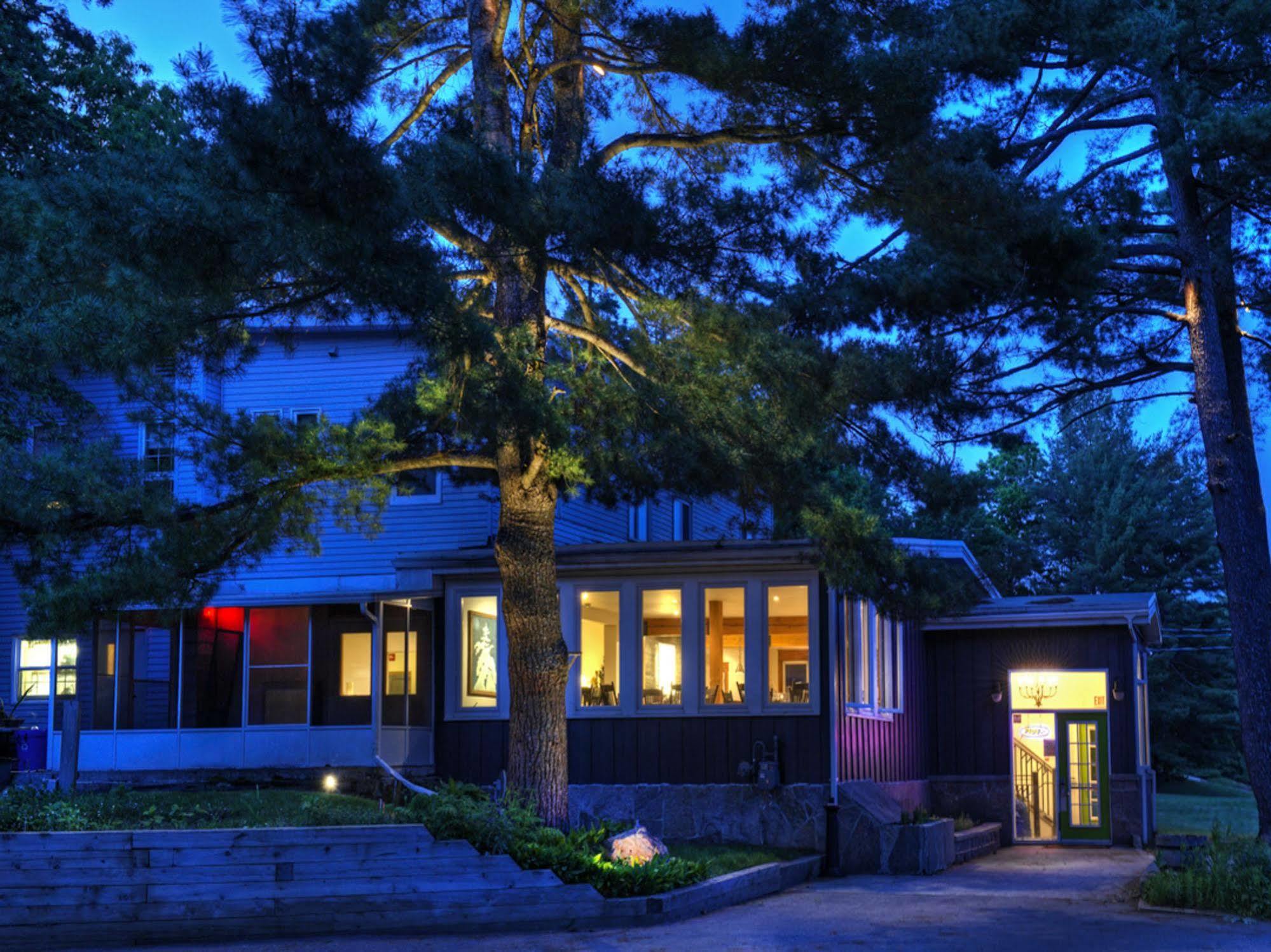 Pine Lodge Muskoka Huntsville Exterior foto