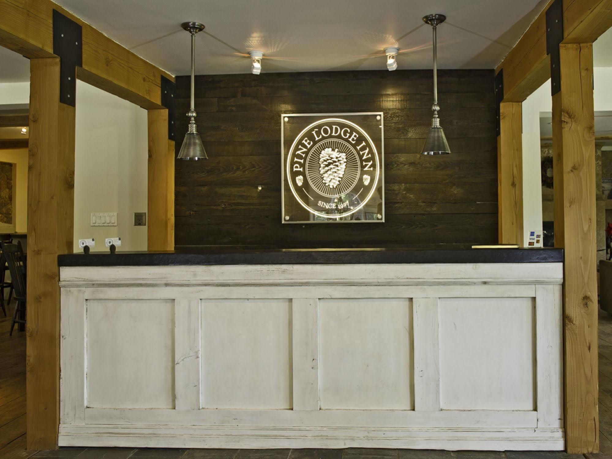 Pine Lodge Muskoka Huntsville Exterior foto